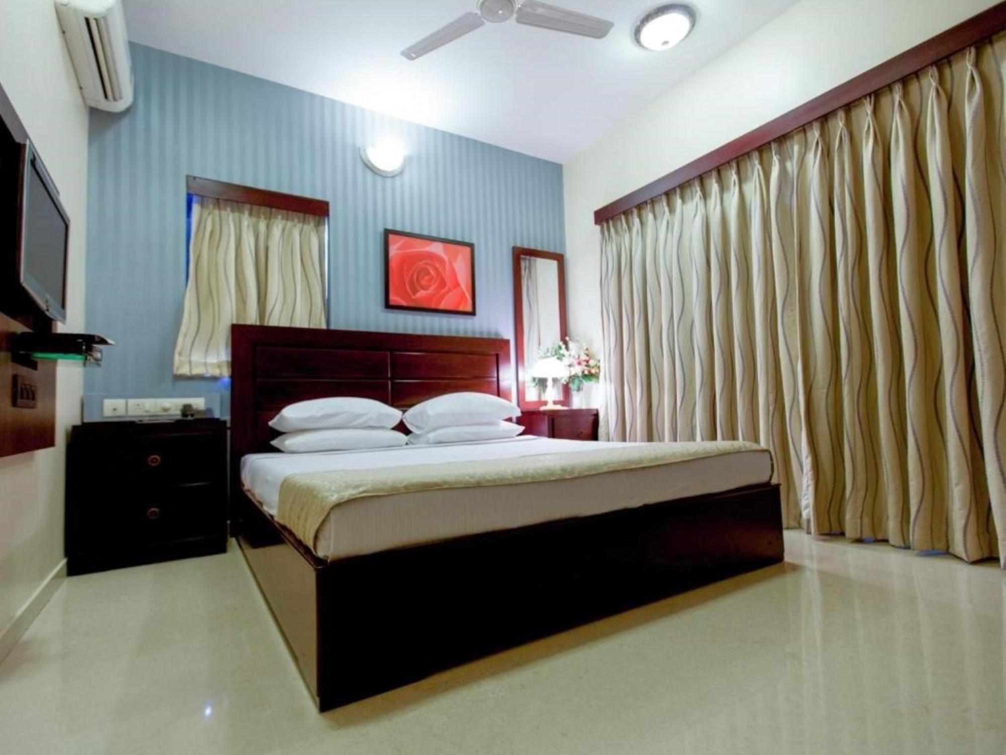 Lalco Residency Hotel Мумбай Стая снимка