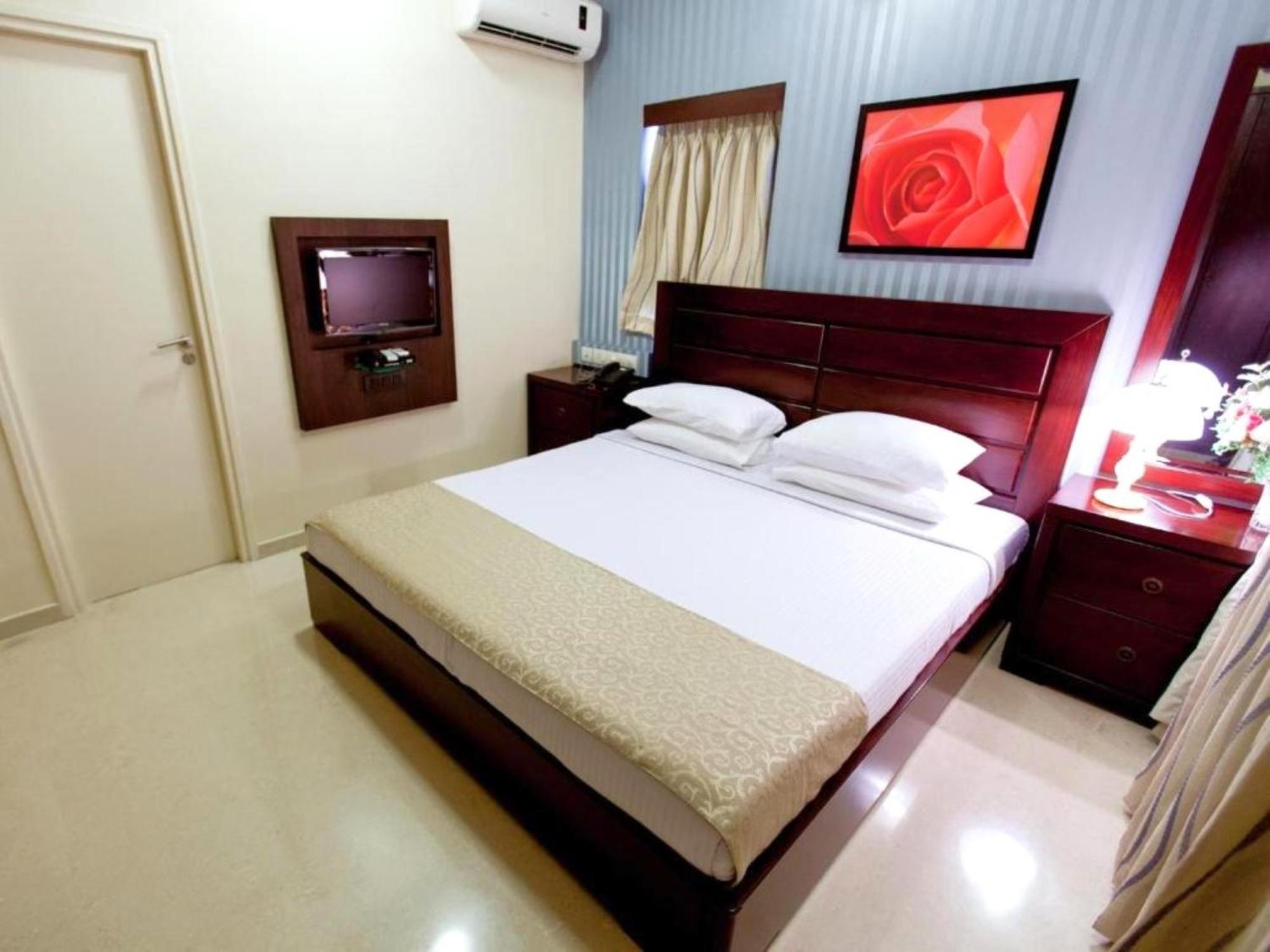 Lalco Residency Hotel Мумбай Стая снимка