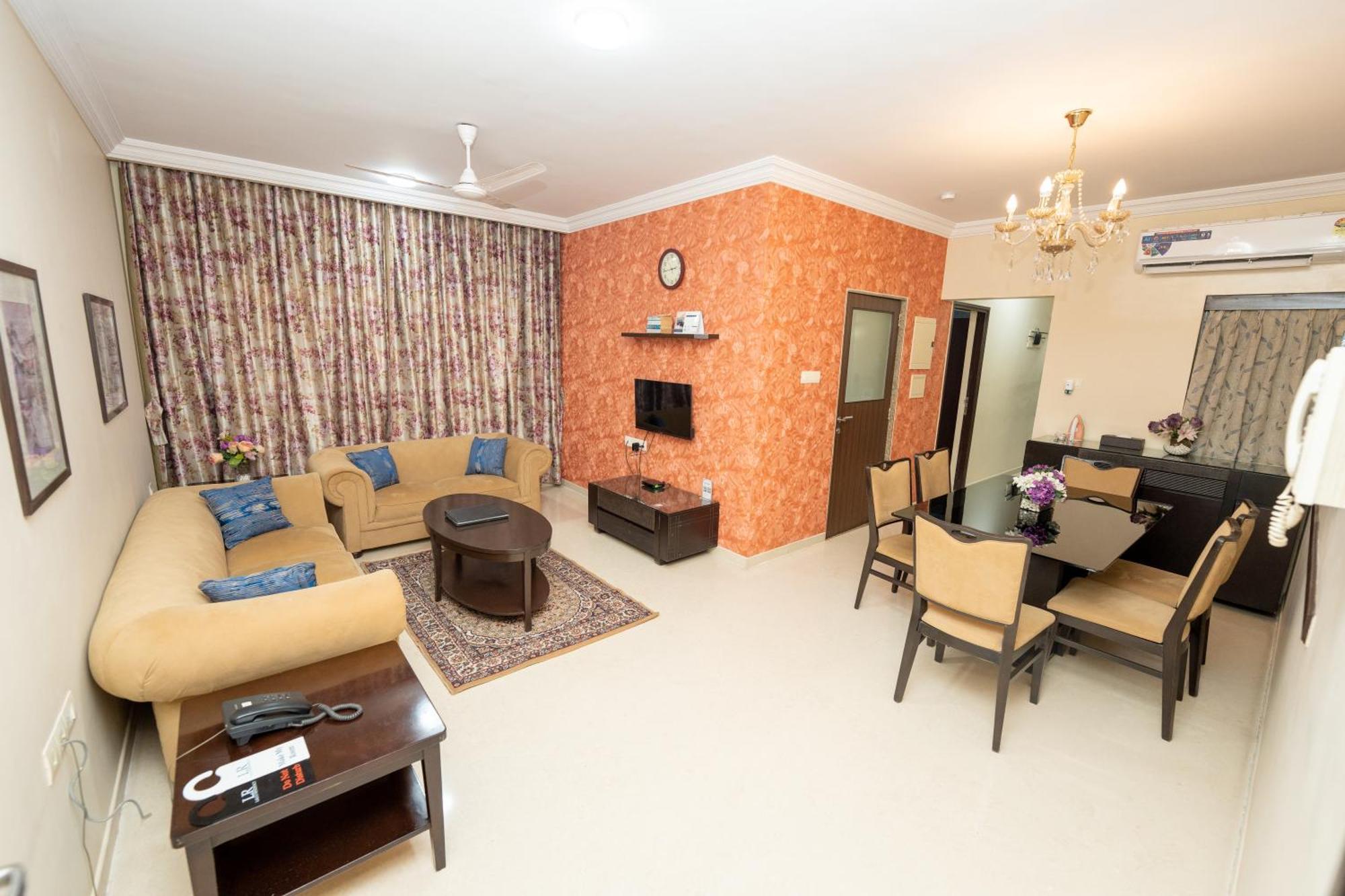 Lalco Residency Hotel Мумбай Екстериор снимка