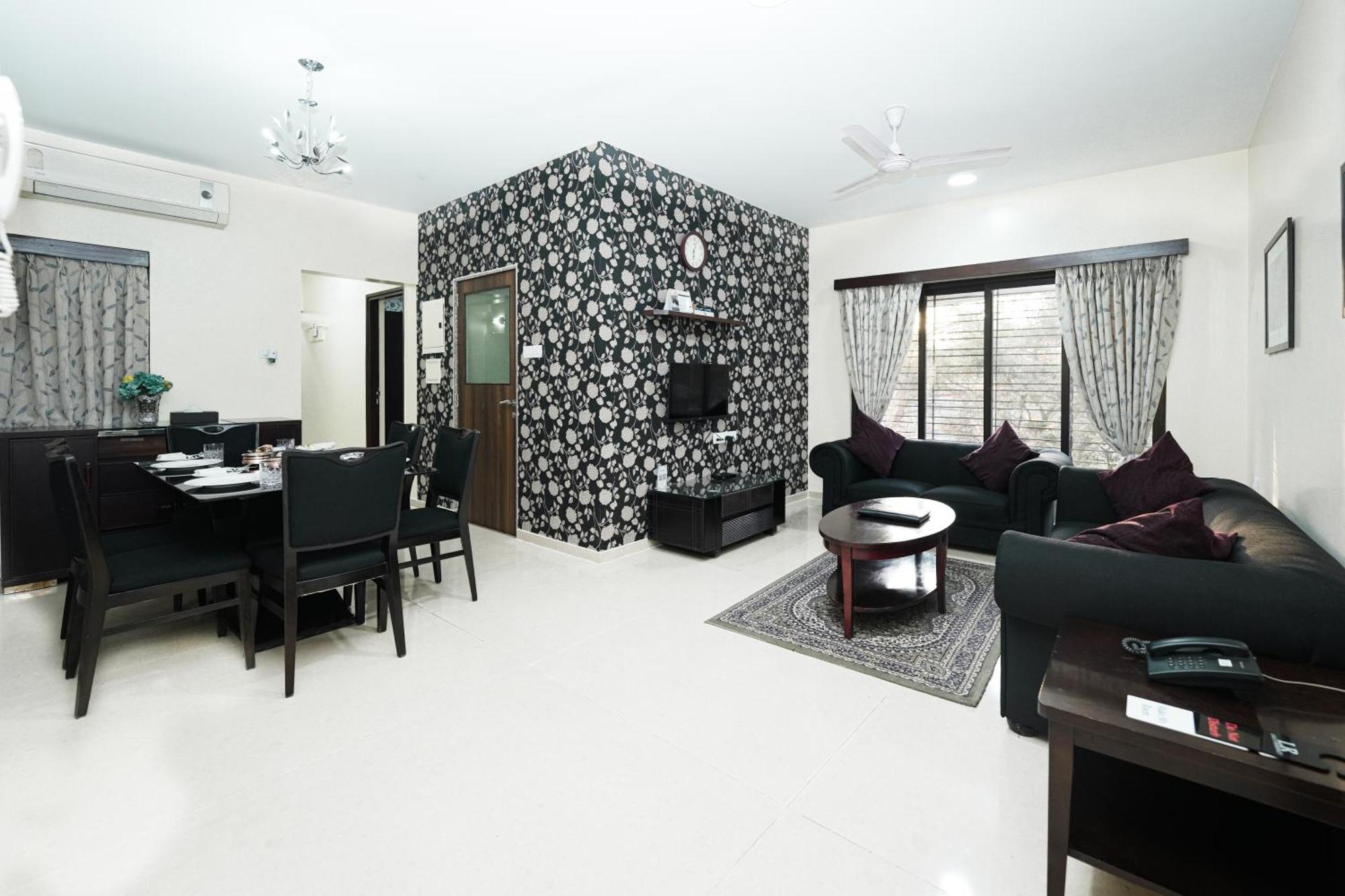 Lalco Residency Hotel Мумбай Екстериор снимка