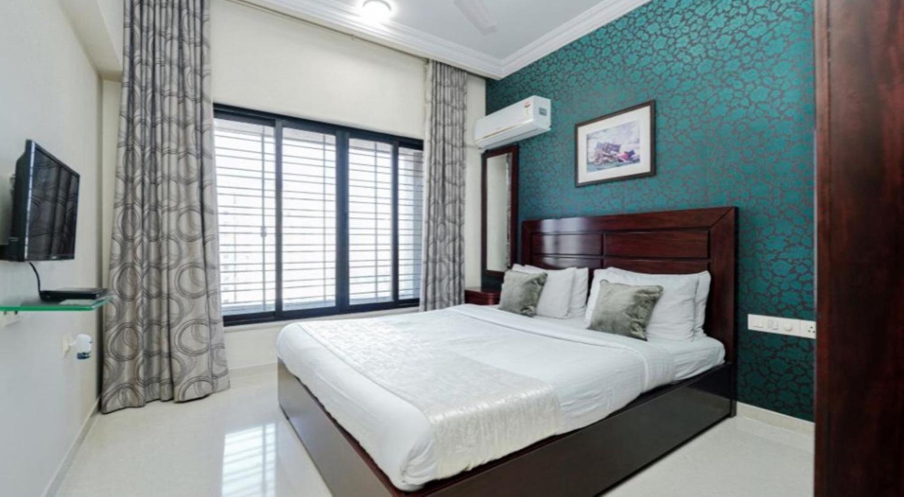 Lalco Residency Hotel Мумбай Екстериор снимка