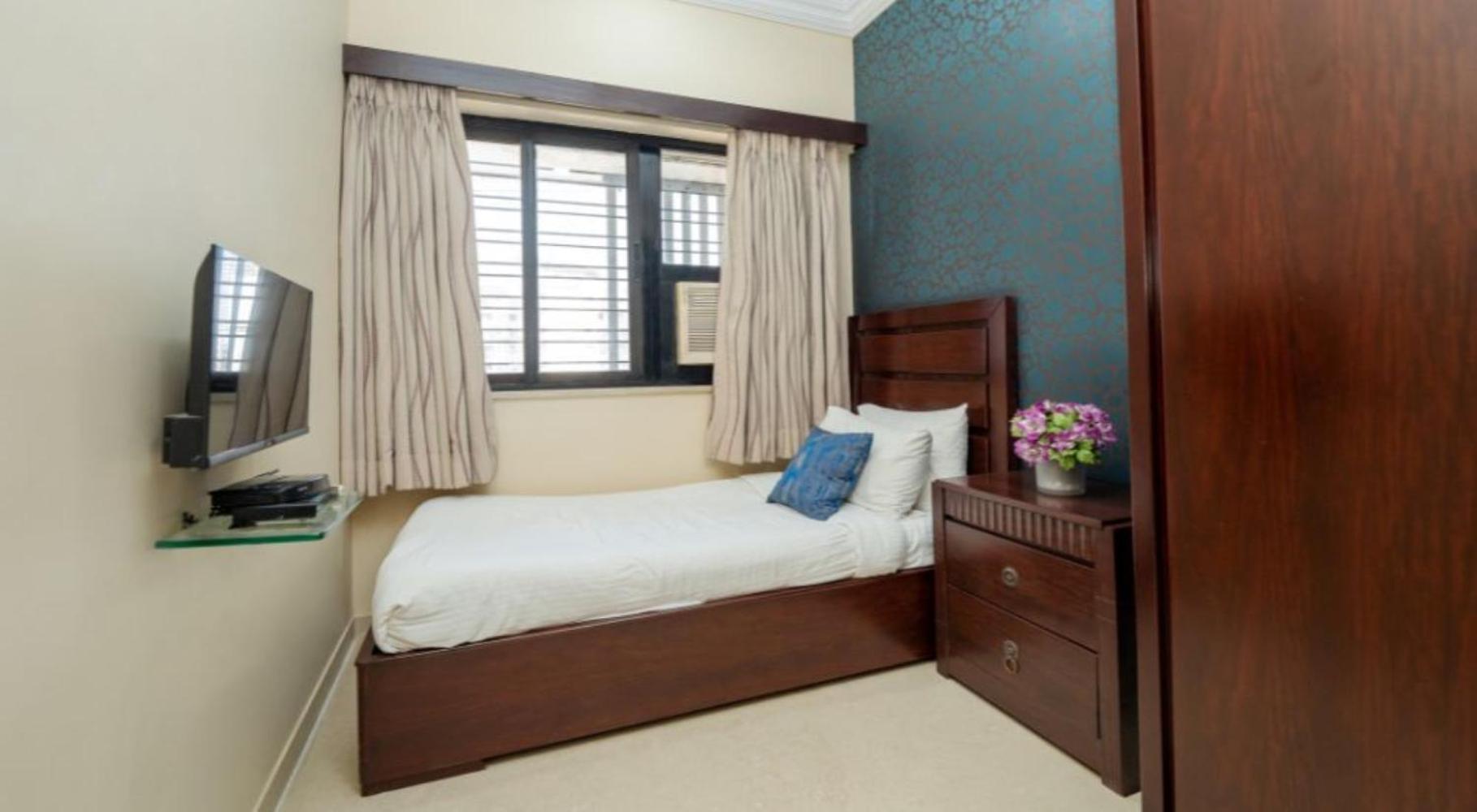 Lalco Residency Hotel Мумбай Екстериор снимка