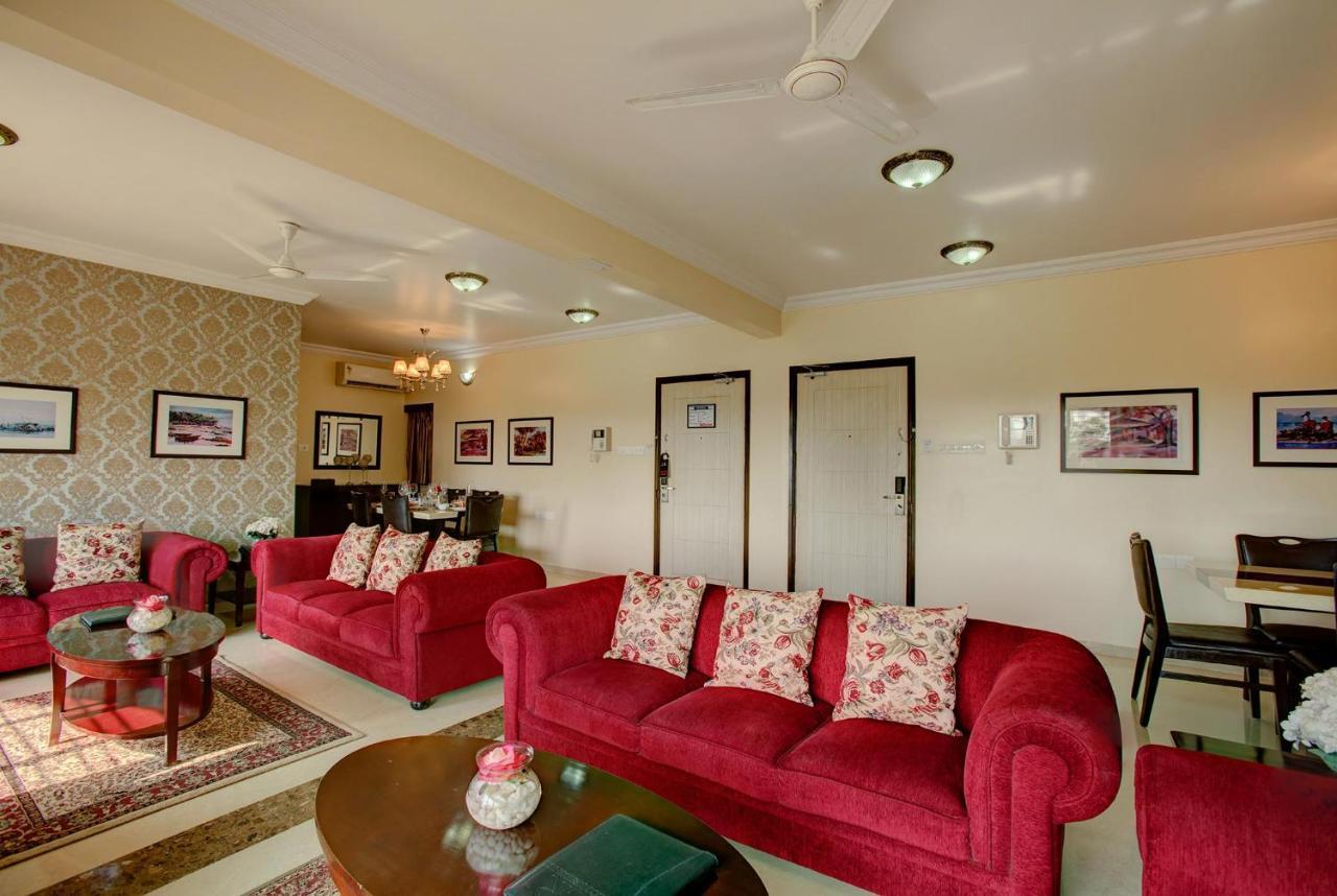Lalco Residency Hotel Мумбай Екстериор снимка