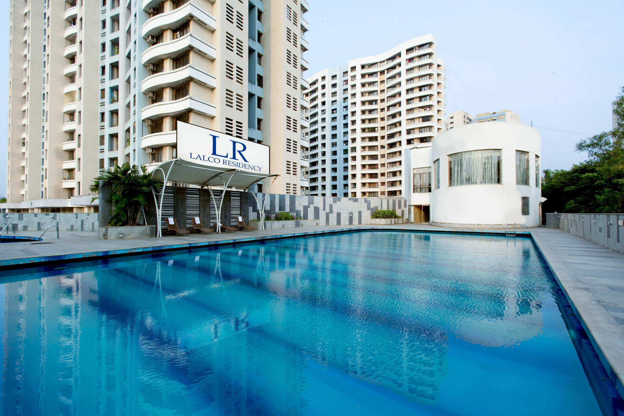 Lalco Residency Hotel Мумбай Екстериор снимка